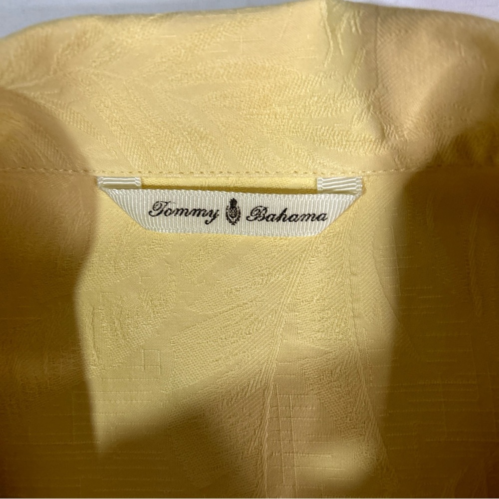 Tommy Bahama Silk Shirt Men’s Large Yellow Textured Short Sleeve Camp Casual - Picture 3 of 12